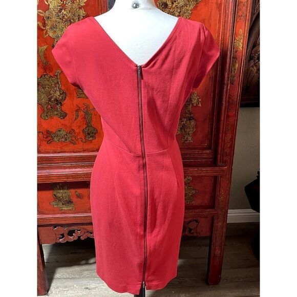 Classiques Entier Red V-Neck Zip Back Dress - 6P - Picture 2 of 4